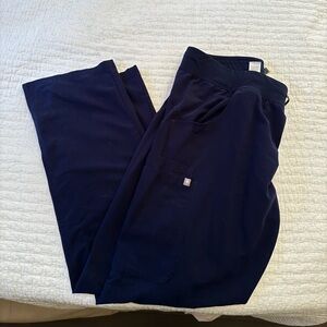 Figs Kade Cargo L in Navy